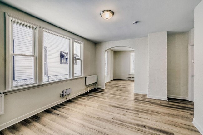 Building Photo - 2630 14th Ave S