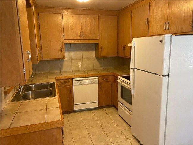 Building Photo - 5030 Beard Ave S