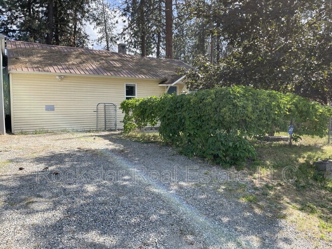Building Photo - 9714 E 6th Ave