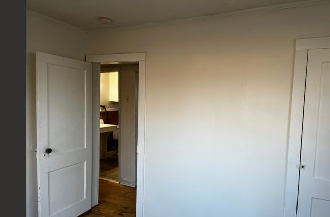 Building Photo - 141 Cartwright Ave