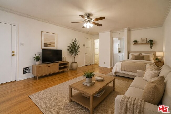 Building Photo - 8551 Holloway Dr