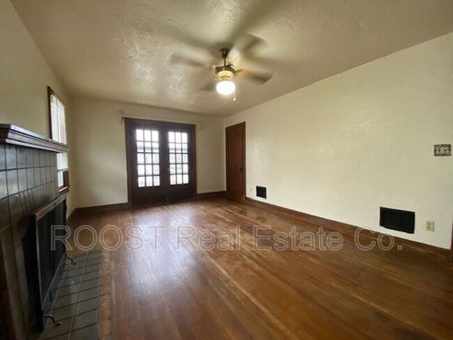 Building Photo - 155 E Grand Ave
