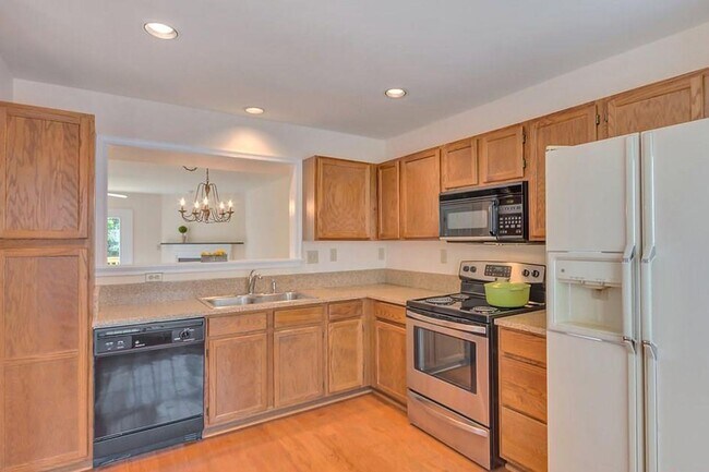 Foto del edificio - River Run Townhome With Large Finished Basement