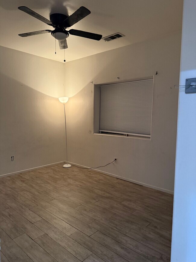 Foto del edificio - 602 Yellow Meadow Ct