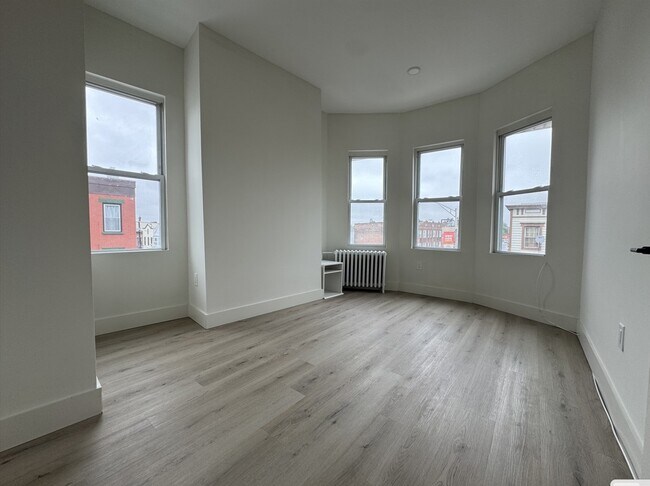 Foto del edificio - 530 W Side Ave