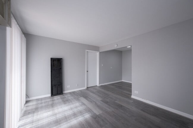 Building Photo - 15312-10 Knox-