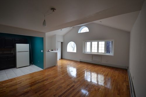 Building Photo - 203 Troy Ave