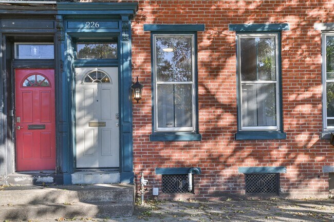 Foto del edificio - 226 Forster St