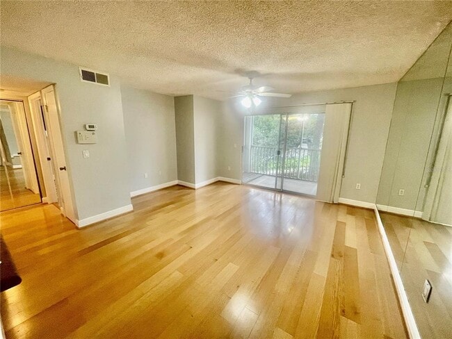 Foto del edificio - 4211 Chatham Oak Ct