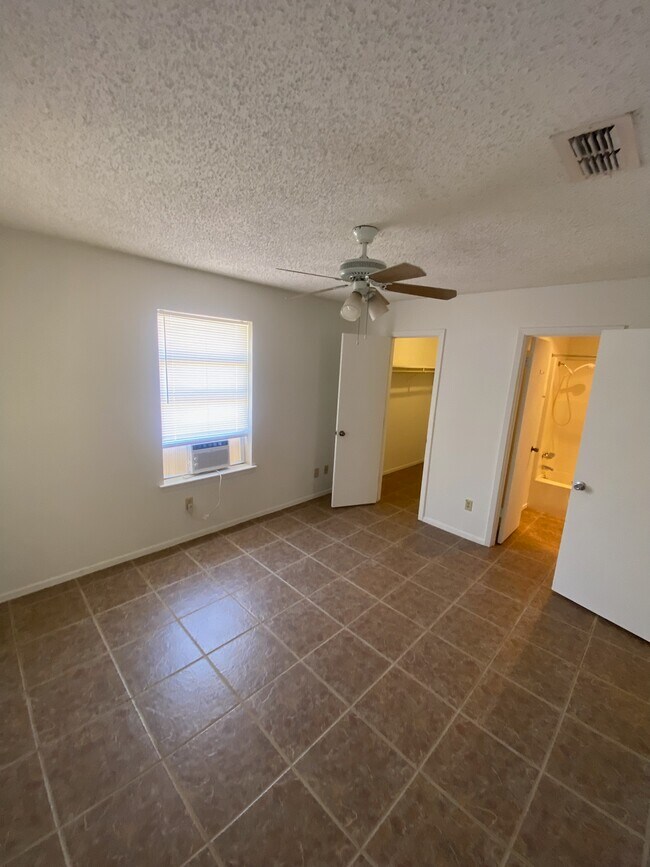 109 Ramada Ave Unit 109 A, Joshua, TX 76058 Condo for Rent in Joshua