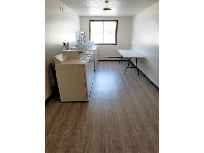 Building Photo - 415 S Wasson Ln