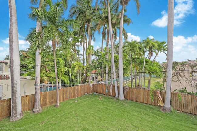 Foto del edificio - 5845 N Bay Rd