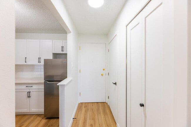 Building Photo - Wyldewood Estates