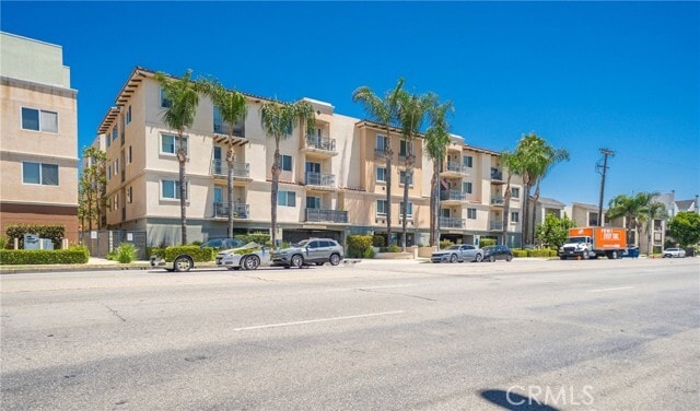 Primary Photo - 13941 Sherman Way