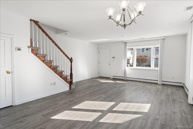 Building Photo - 27 Woodside Ave