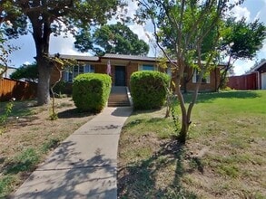 Building Photo - 3240 Springwood Ln