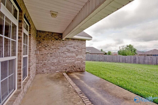 Building Photo - 4808 SE Canterwood Dr