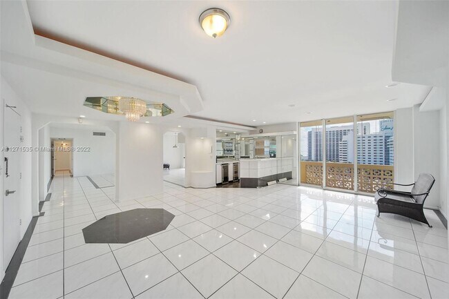 Building Photo - 4747 Collins Ave