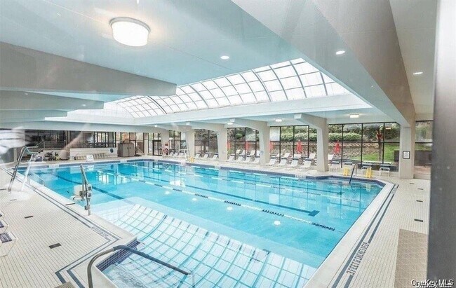 Foto del edificio - 1 Bay Club Dr