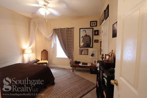 Foto del edificio - 2 Square Apartment Homes