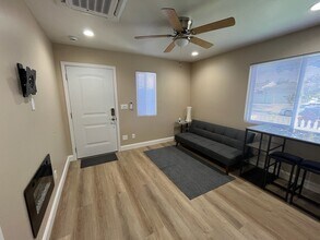 Building Photo - 324 Nassau Ln