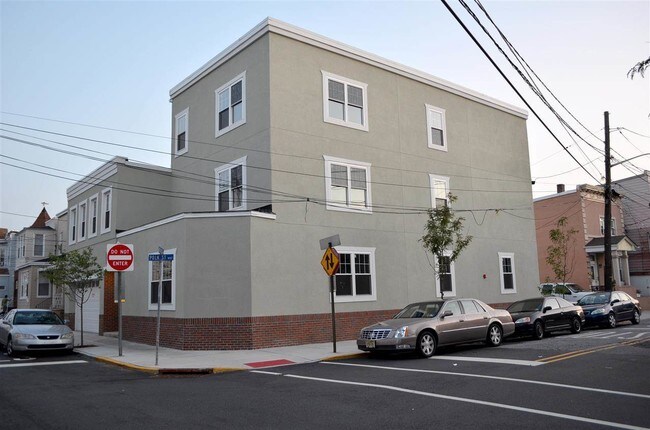 Foto del edificio - 560 67th St