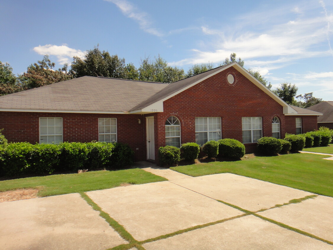 Primary Photo - Twin City Duplex