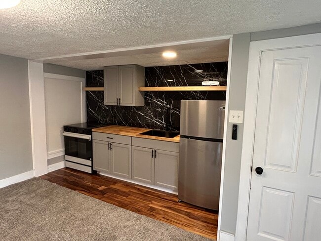 Building Photo - 24048 Trailhead Dr