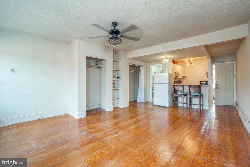 Primary Photo - 1420 Light St