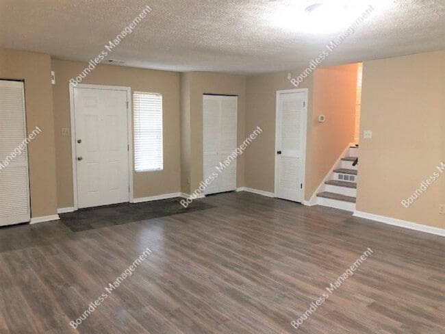 Foto del edificio - 1066 Redan Trail Ct