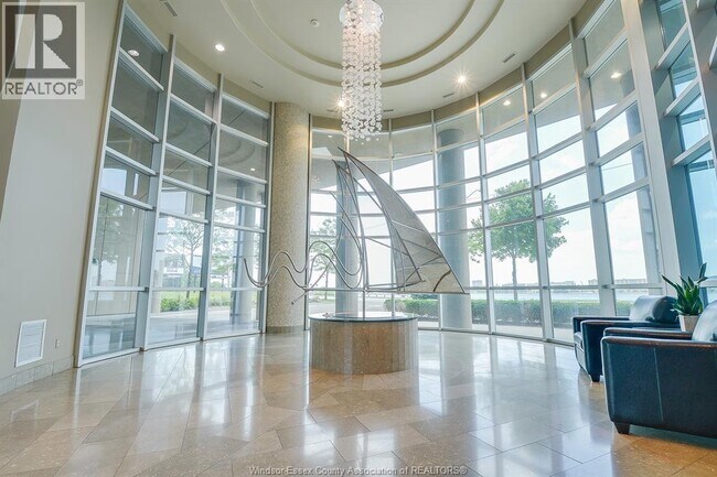 Photo du bâtiment - 1225 Riverside Dr W