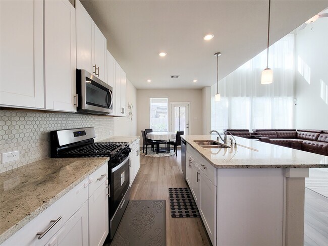 Foto del edificio - 8406 Hazel River Dr