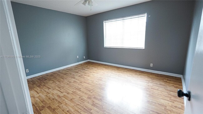 Foto del edificio - 465 SW 86th Ave