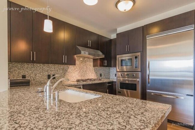 Building Photo - 2 bedroom in San Francisco CA 94104
