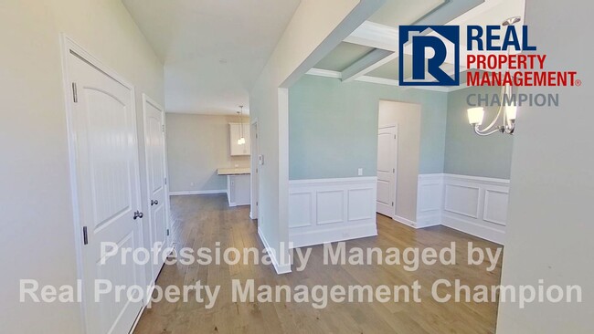 Building Photo - Stunning Home with Loads of Space