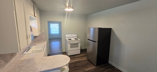 Building Photo - 741 N St