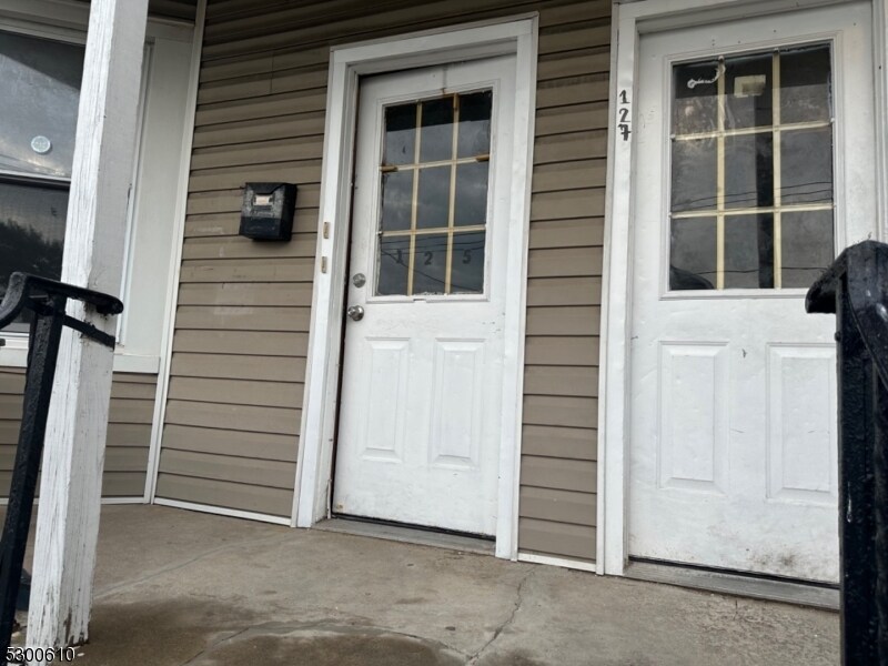 Primary Photo - 125 E 23rd St