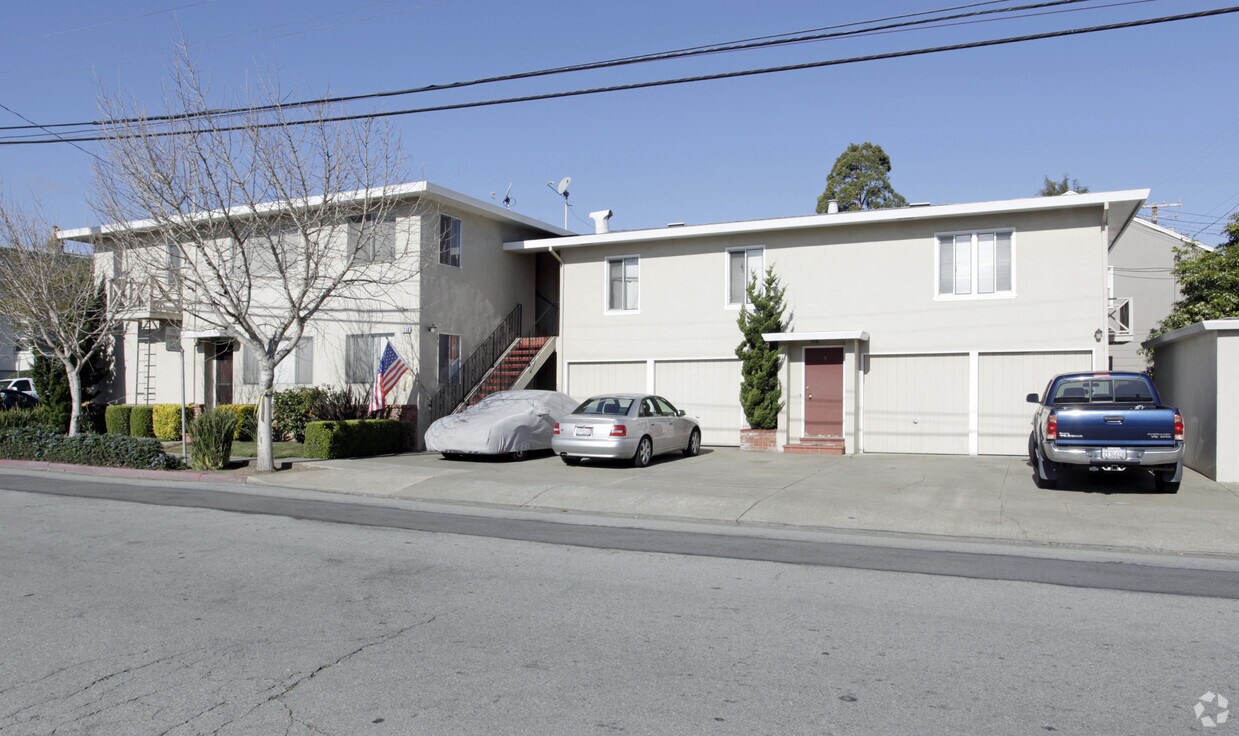 Building Photo - 1110 Carmelita Ave