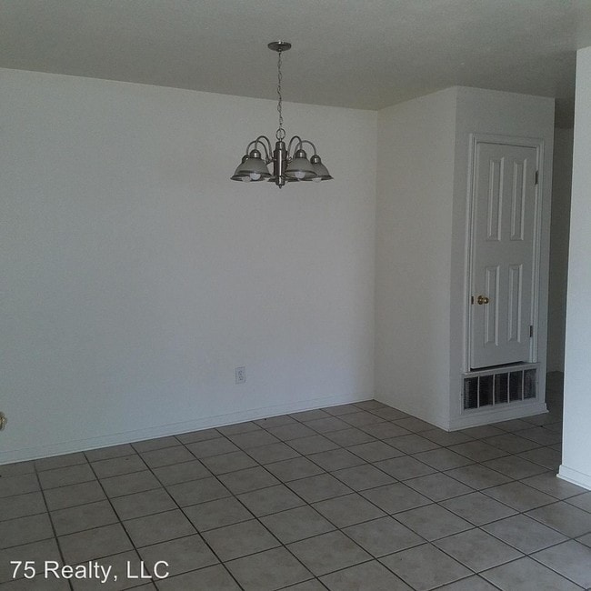 Building Photo - 3015 Cantabrian Dr