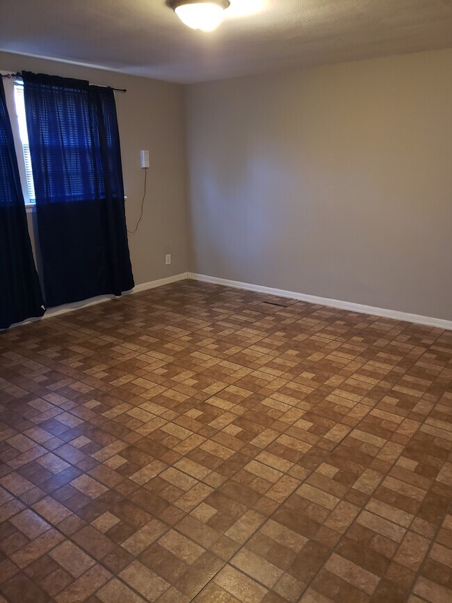 Master Bedroom - 2443 Noble Rd