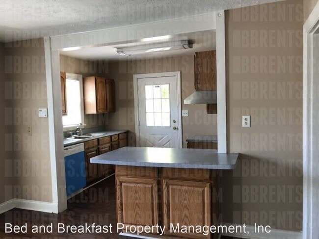 Building Photo - 4 br, 1.5 bath House - 2237 Nomad Ave