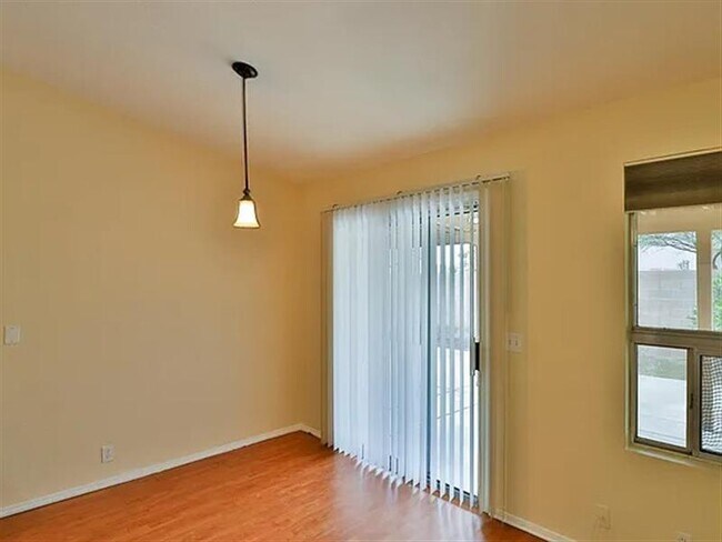 Building Photo - Glendale Sweet Home F1