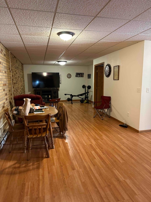 Building Photo - 320 Oak Ave N