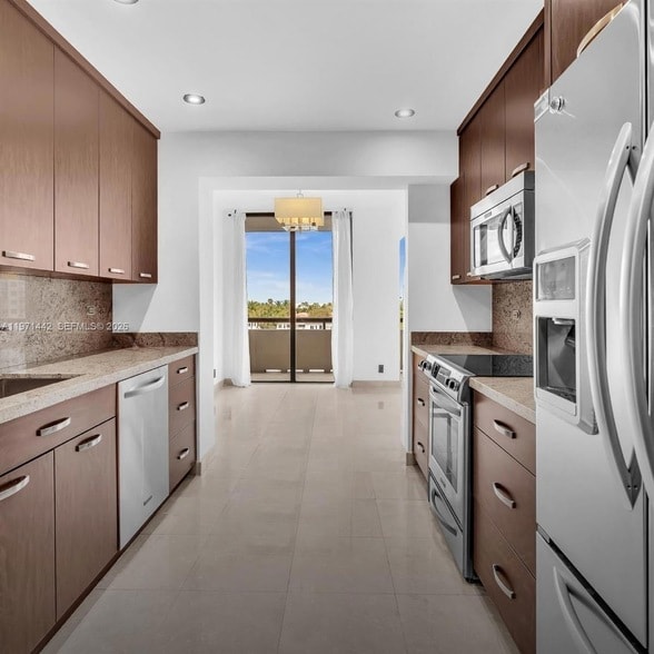 Building Photo - 19355 Turnberry Way
