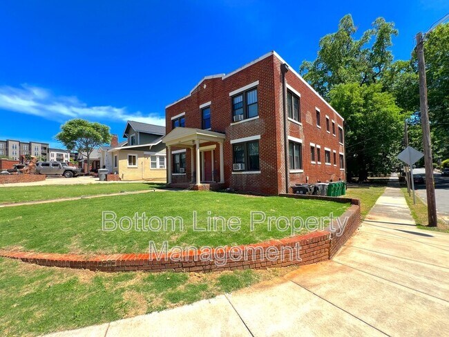 Foto del edificio - 600 Hawthorne Ln