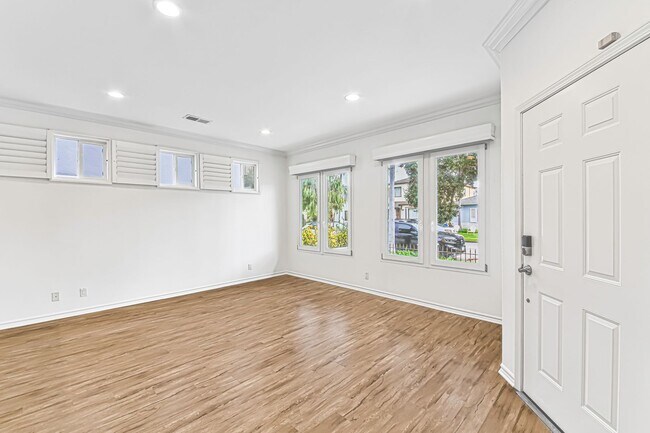 Foto del edificio - 119 Granada Ave