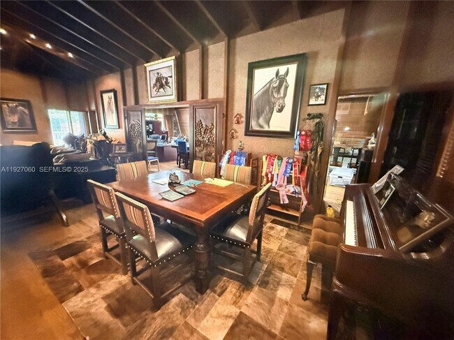 Foto del edificio - 5877 SW 123rd Ave