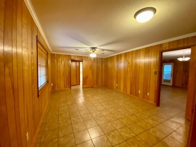 Building Photo - 3 Bed 2 Bath Home in Jonesboro