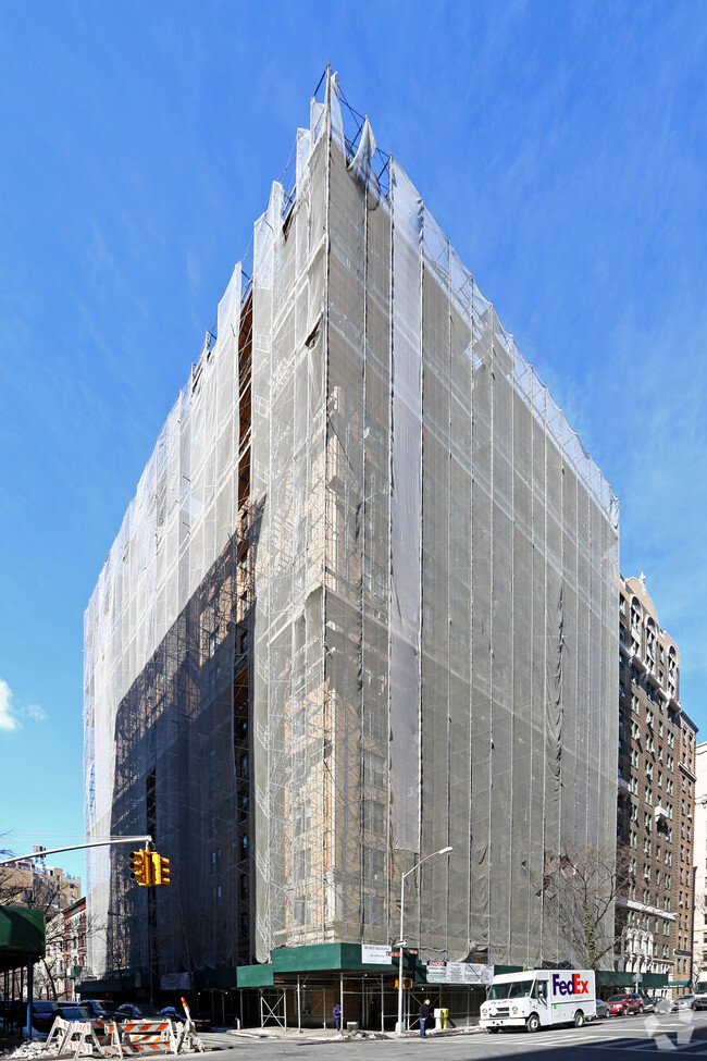 Building Photo - 585 West End Ave