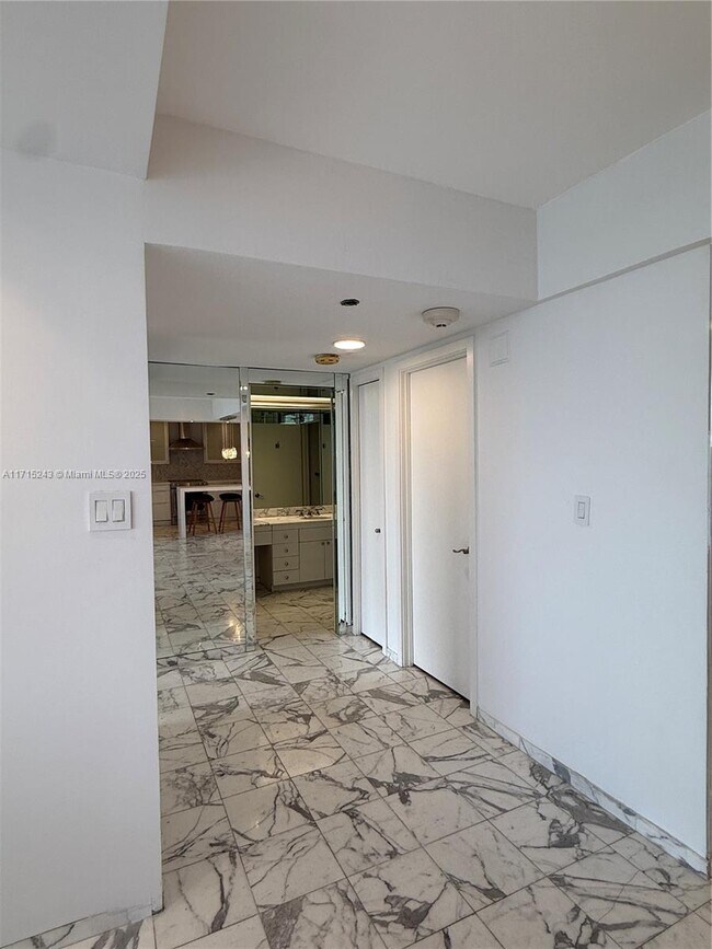 Foto del edificio - 19707 Turnberry Way